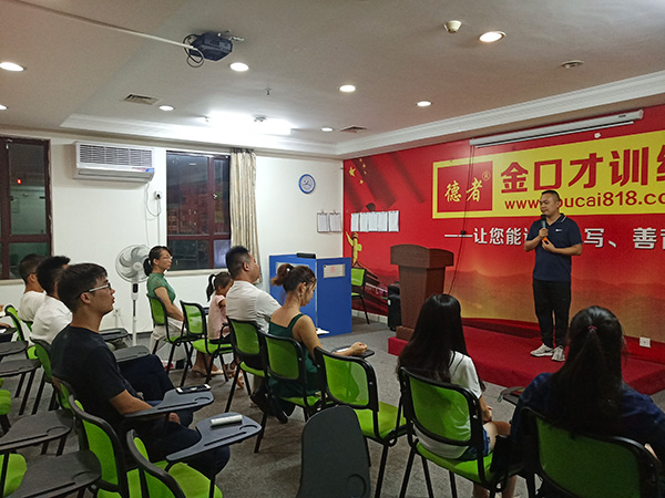 让女人无法抗拒的30句表白